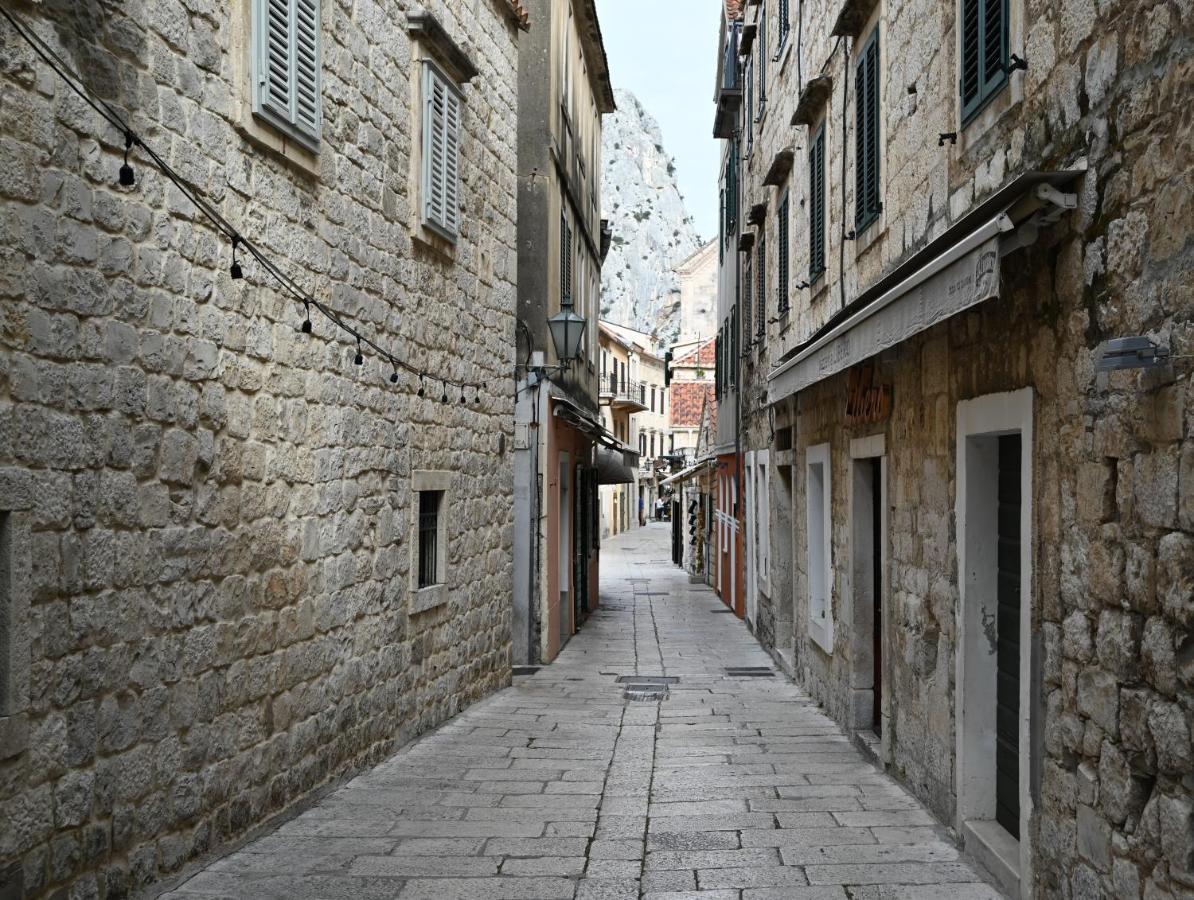Old Town Apartment Omiš Exterior foto